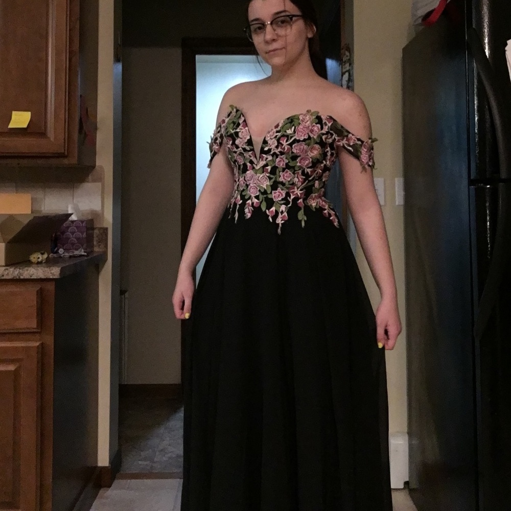 Off-shoulder floral prom dress